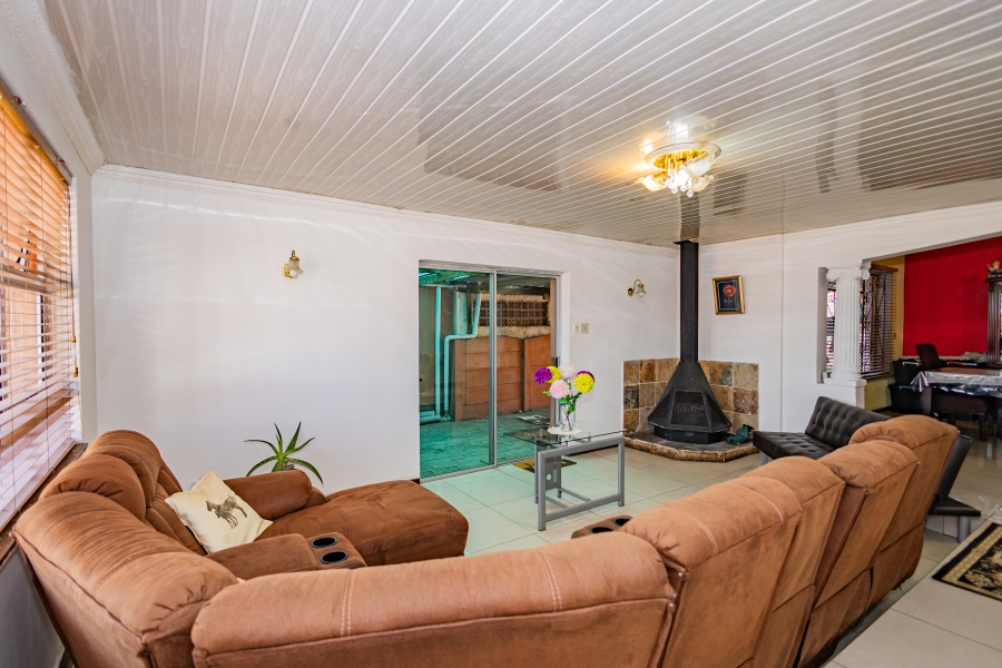 4 Bedroom Property for Sale in Bishop Lavis Western Cape